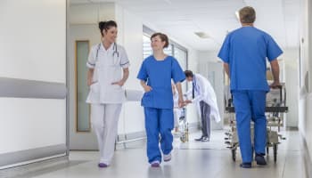 Autoryzacja podmiotu leczniczego a wdrożenie systemu jakości i bezpieczeństwa – jak się przygotować?